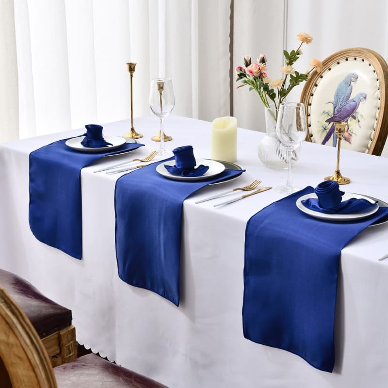 Table Cloth and Napkin Set in Satin with 12 Pieces