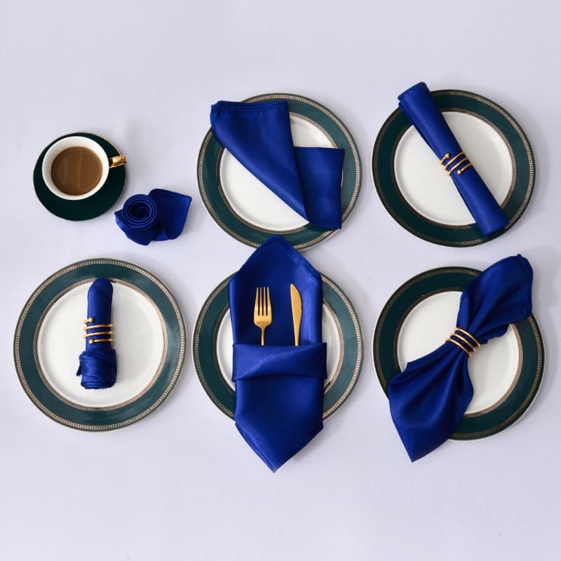 Table Cloth and Napkin Set in Satin with 12 Pieces