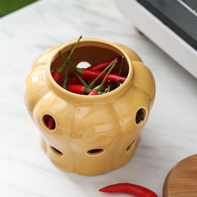 Ceramic Mug with Decorative Wooden Lid
