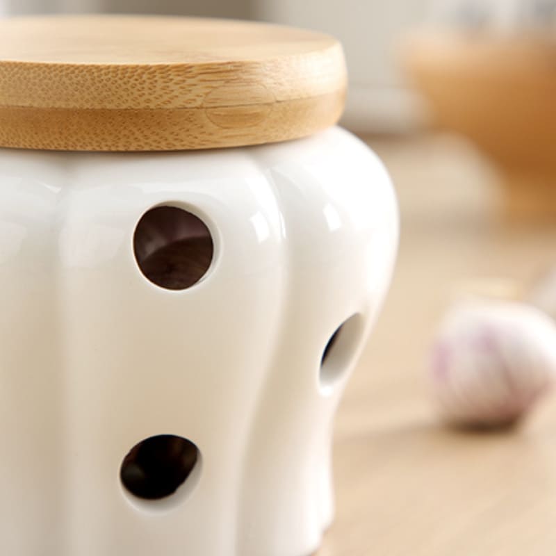 Ceramic Mug with Decorative Wooden Lid
