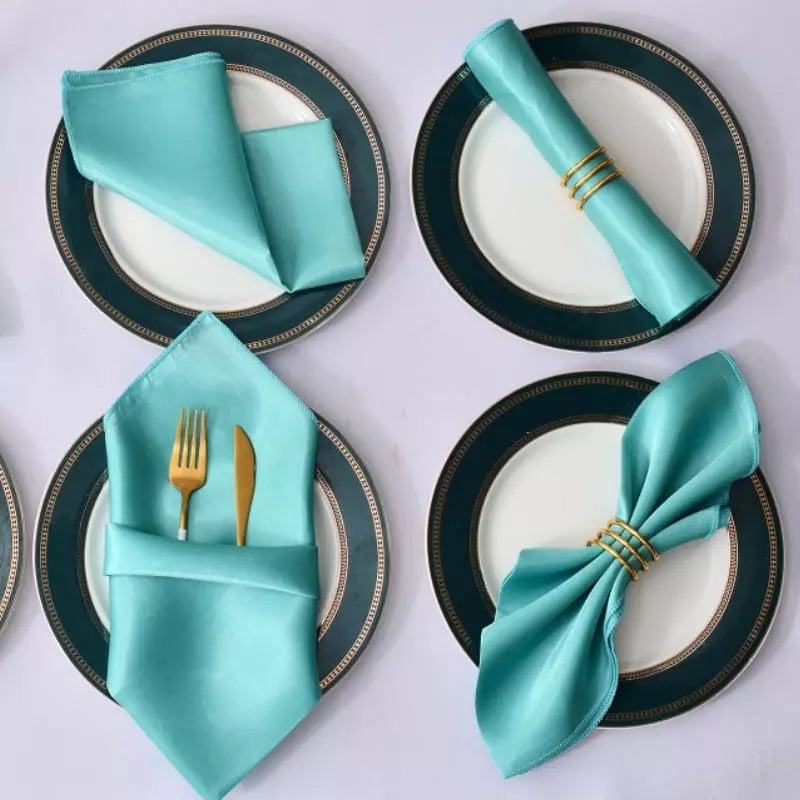 Table Cloth and Napkin Set in Satin with 12 Pieces