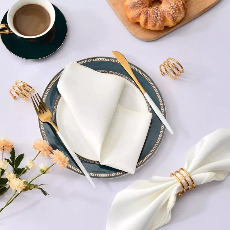Table Cloth and Napkin Set in Satin with 12 Pieces