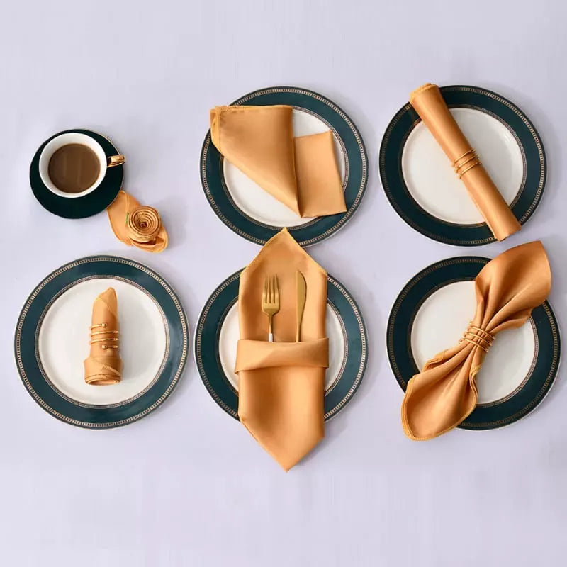 Table Cloth and Napkin Set in Satin with 12 Pieces