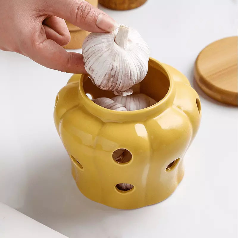 Ceramic Mug with Decorative Wooden Lid