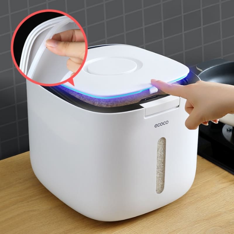 Automatic Food Storage Container with Lid