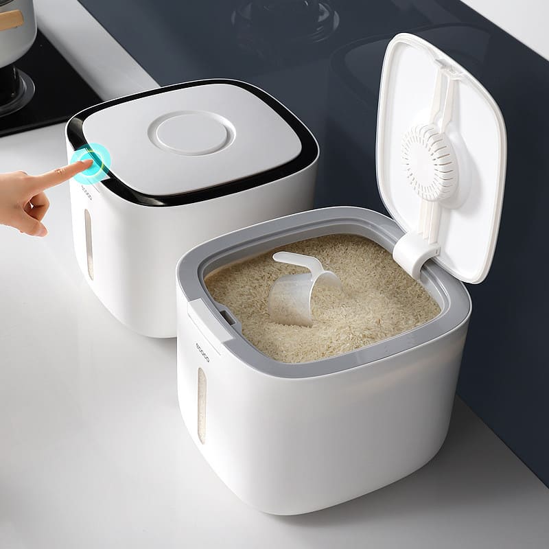 Automatic Food Storage Container with Lid